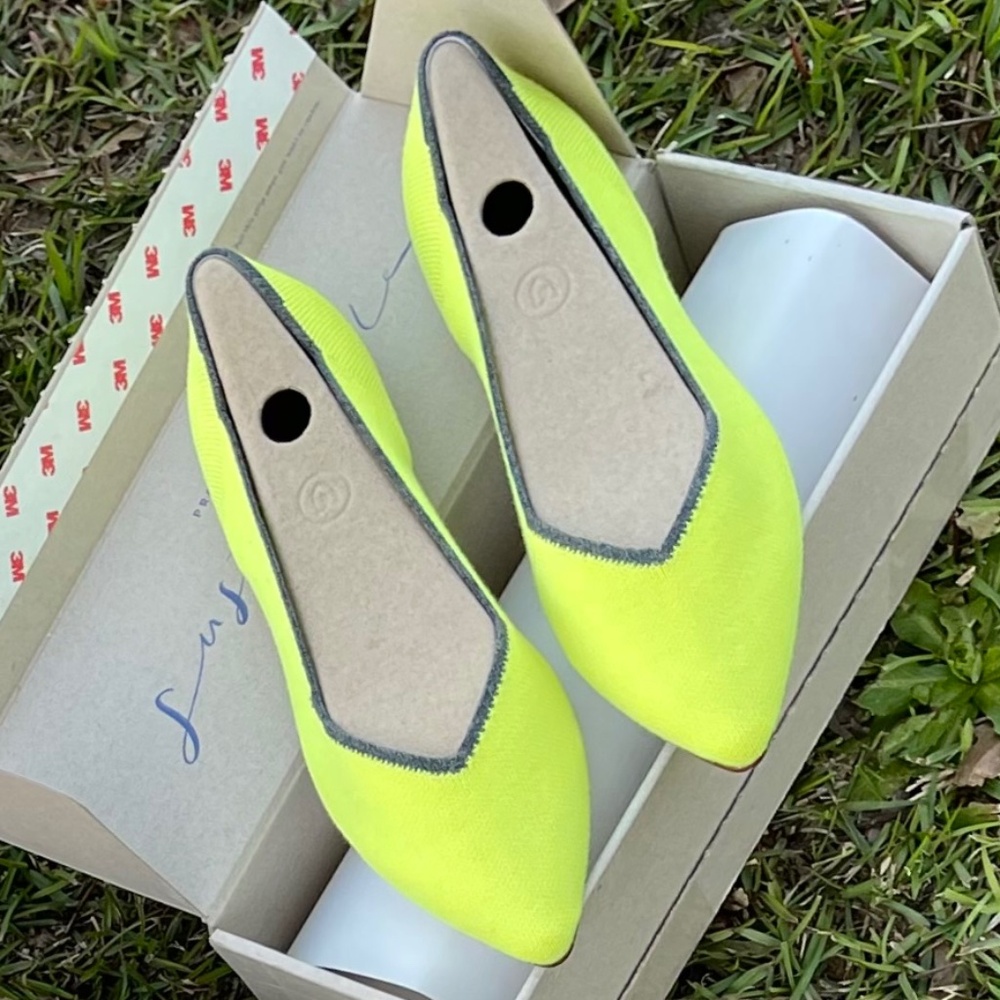 New Rothy’s Sunbeam Points Size 9.5 - Picture 1 of 6